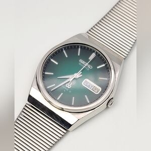 Vintage 1977 Seiko Type II Quartz 7546-700B — Green Sunburst Dial — JDM